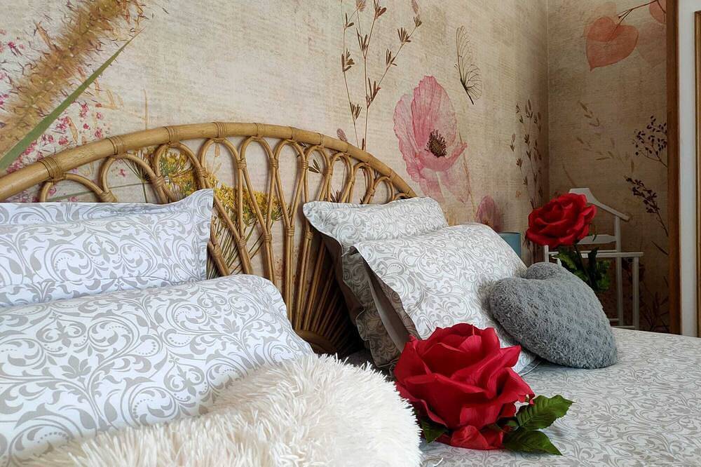 Private spa gîte with balneotherapy and sauna officially rated 5 stars. in Les Essarts-le-Roi, Parc naturel régional de la Haute Vallée de Chevreuse