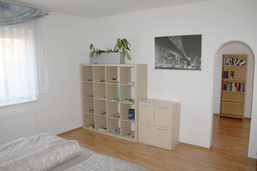 Apartamento entero, Amplio apartamento en la esquina de las tres ciudades. in Núremberg, Franconia