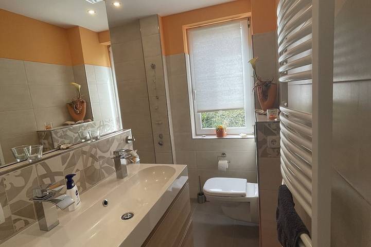 Ganze Wohnung, Helle, moderne, große Ferienwohnung in Südhanglage im Heilklimatischen Kurort in Friedrichroda, Rennsteig