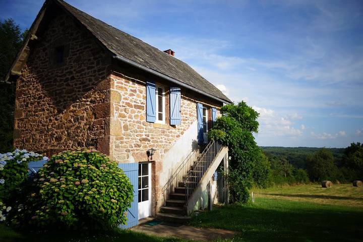 Gîte pour 4 personnes, avec terrasse et jardin
