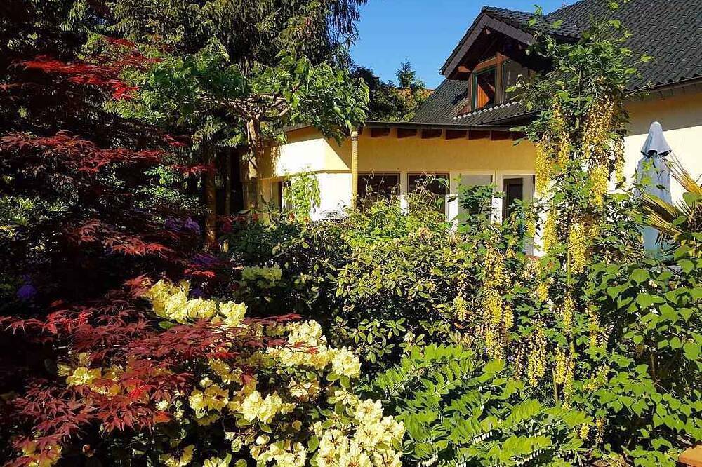 Ferienhaus mit Garten und eigenem Schwimmbad in Möllensdorf, Coswig (Anhalt)