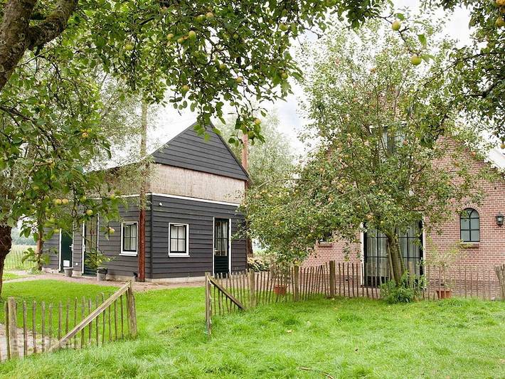 Ferienhaus für 24 Personen, mit Terrasse und Balkon/Terrasse sowie Sauna