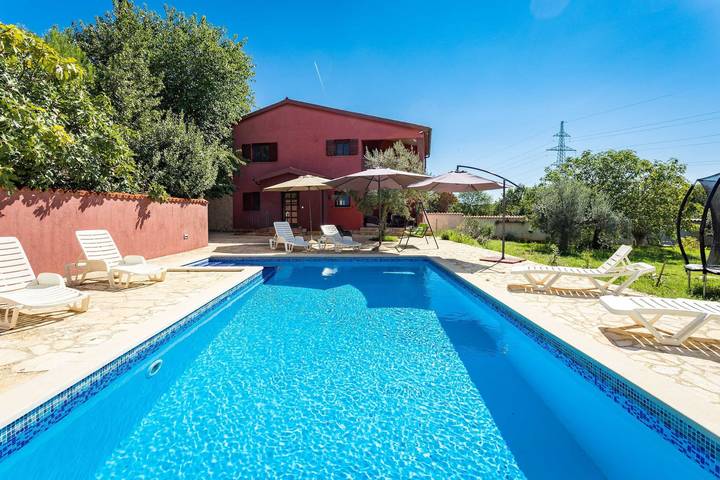 Vakantiehuis voor 10 personen in Pula