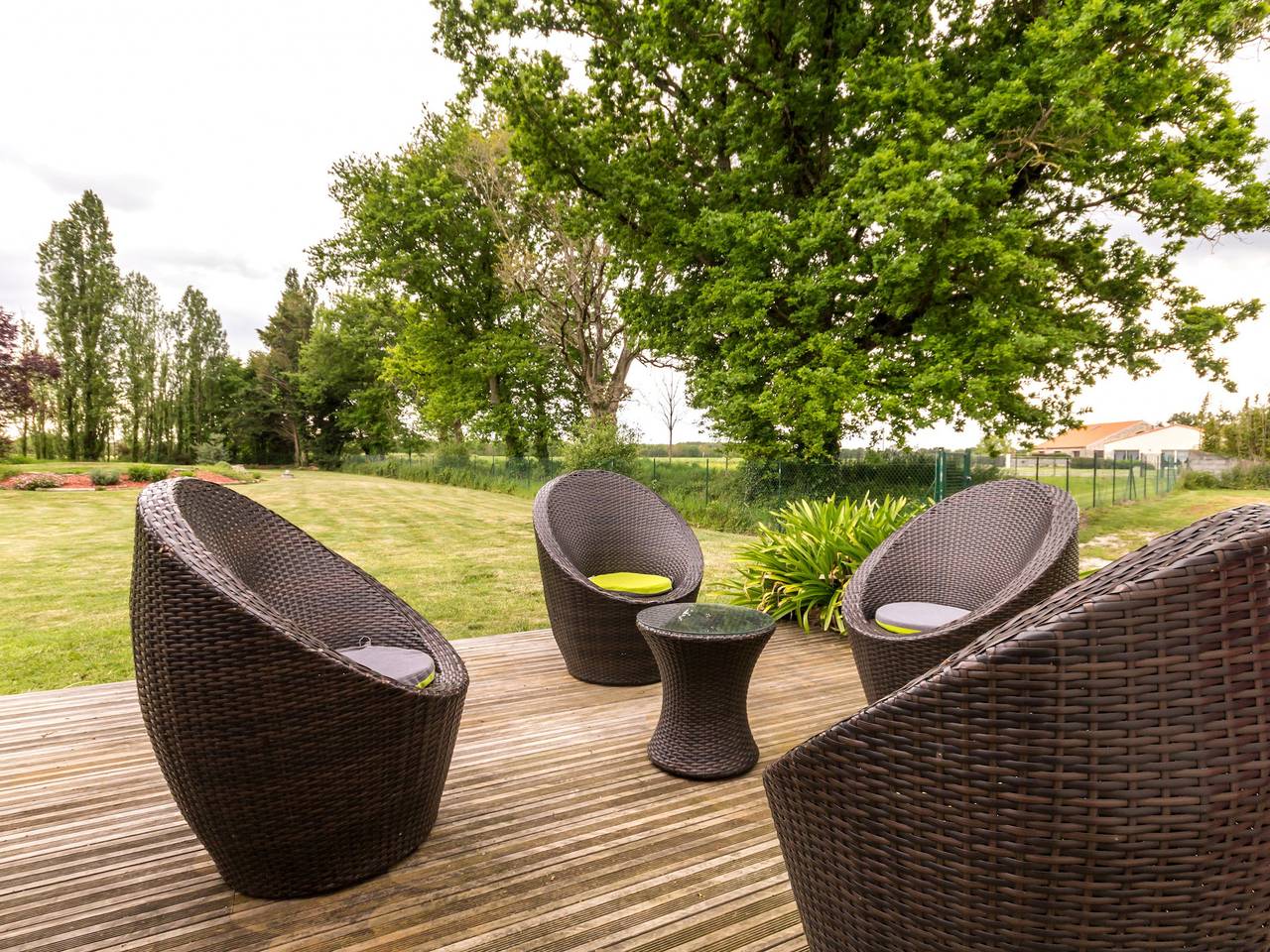 Cozy Cottage Amidst Nature with Garden, Terraces, and Lake Proximity in Saint-Philbert-de-Grand-Lieu, Nantes region