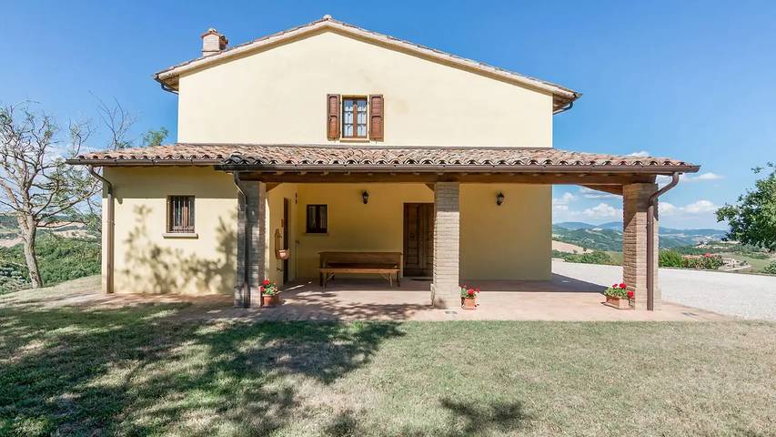 Casa vacanza per 8 persone, con giardino a Urbania