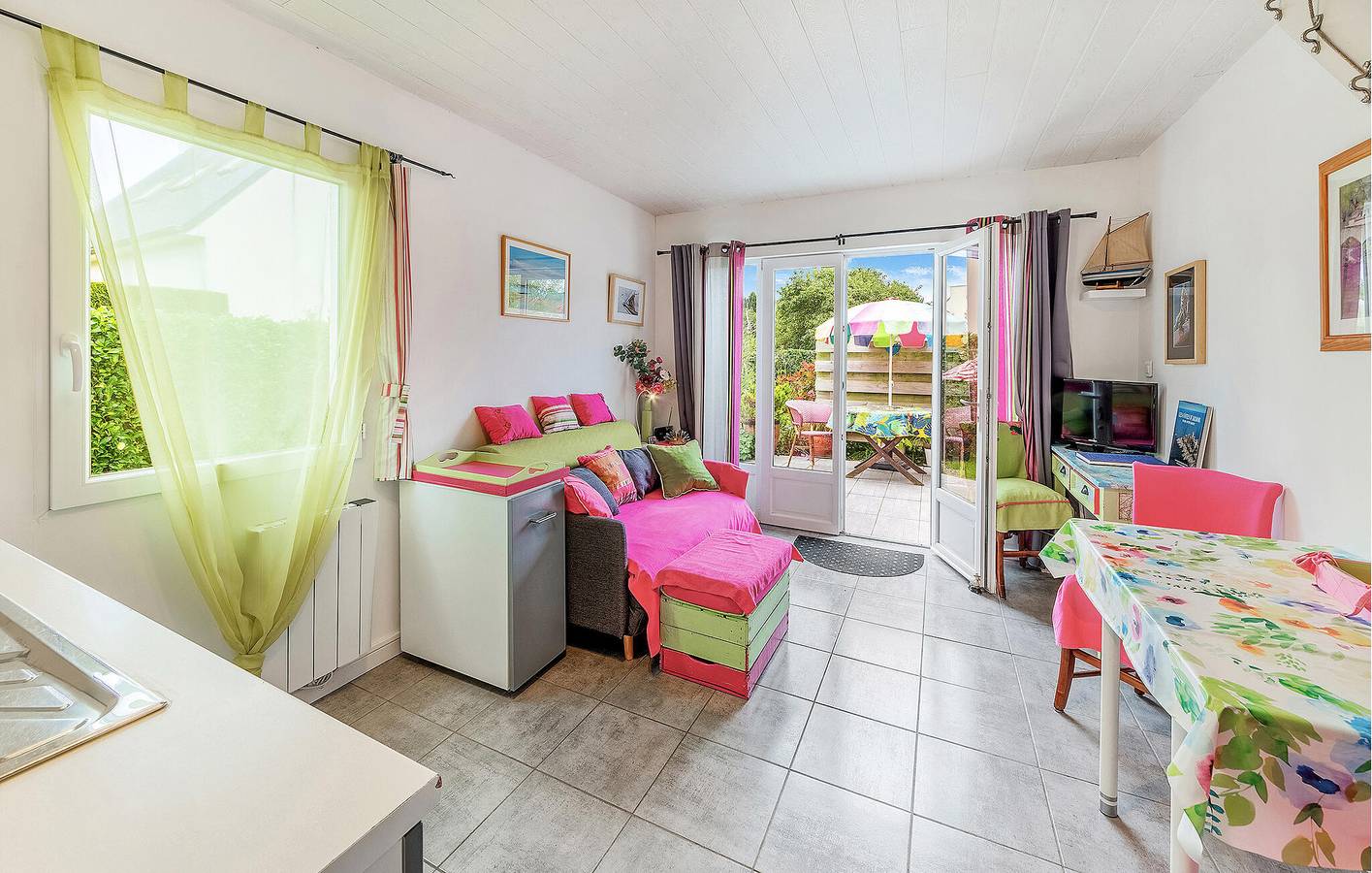 Appartement confortable au bord de la mer avec Wifi, parking, jardin et terrasse in Le Minihic-sur-Rance, Région de Saint-Malo