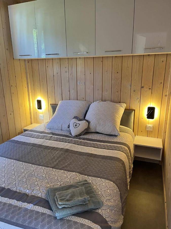 Camping pour 4 personnes, avec Jacuzzi et Terrasse ainsi que Jardin et Piscine dans l' Aisne - 2