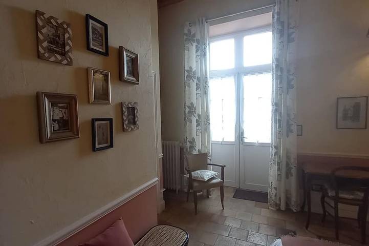 Location de vacances pour 8 personnes, avec terrasse ainsi que piscine et jardin à Bourré - 3