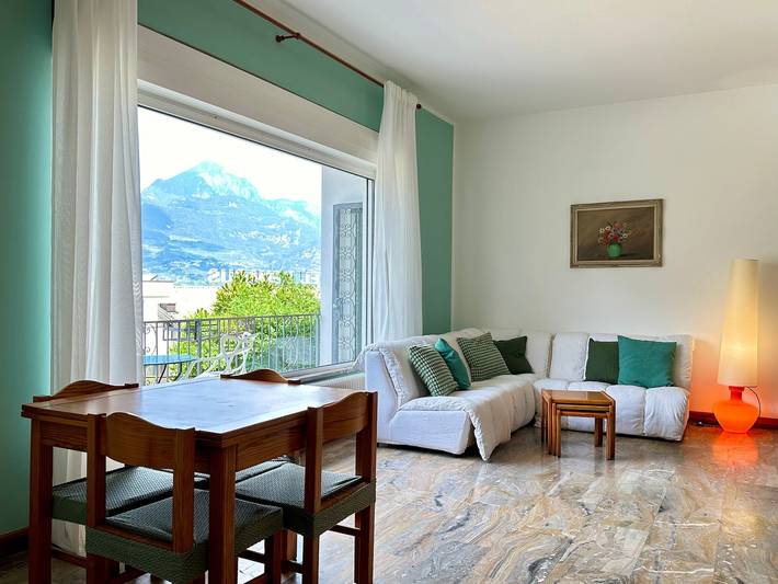 Villa 'The Queen Of Garda' con vistas al lago, jardín privado y balcón in Riva del Garda, Montañas Garda
