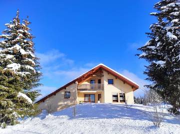 Gîte pour 12 personnes, avec terrasse et jardin, animaux acceptés à Chapelle-des-Bois