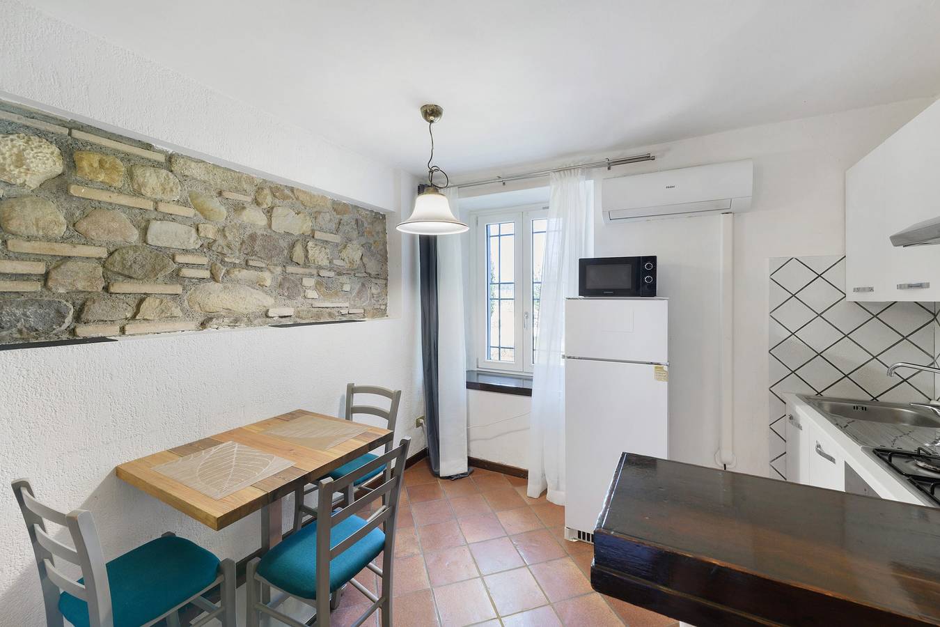 Appartement entier, Appartement 'Casa Dolce Casa Country House' avec vue montagne, Wi-Fi et climatisation in Rivoltella del Garda, Desenzano del Garda