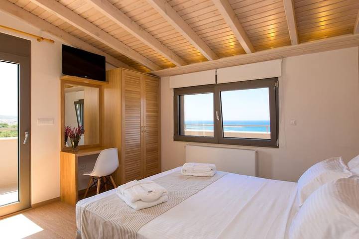 Premium villa met panoramisch uitzicht op zee, op loopafstand van het strand en Rethymno! in Rethymno (City), Rethymno en omgeving