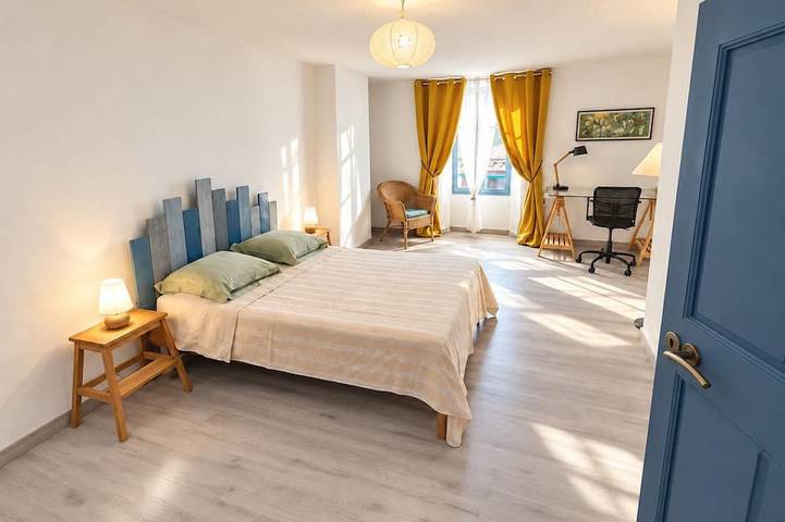 Regusse. Village house - Gorges du Verdon in Régusse, Brignoles Region