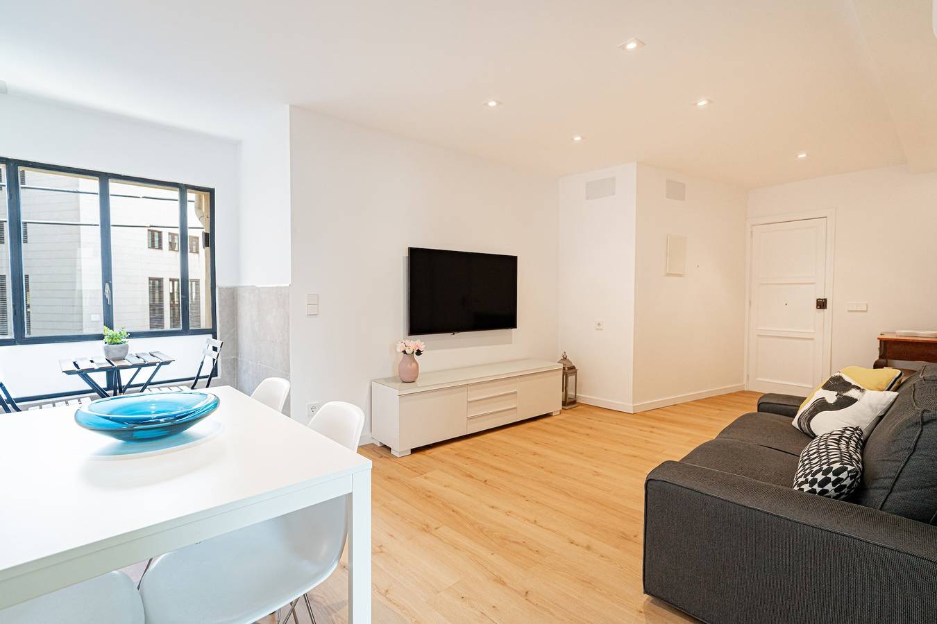 Entire apartment, Lonja Old Town Apartment minimum stay 31 nights in Palma Old Town, Palma