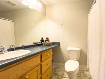 Log Cabin for 10 Guests in Helen, Chattahoochee National Forest, Picture 2