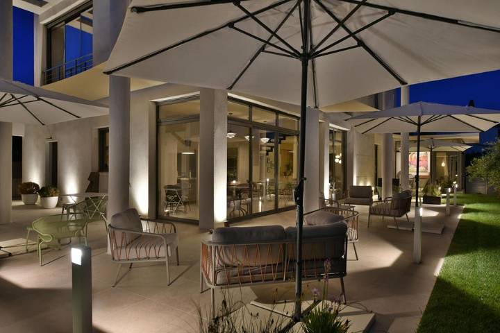 Maison d’hôte pour 2 personnes, avec Terrasse et Jardin ainsi que Piscine et Vue à Salon-de-Provence - 4