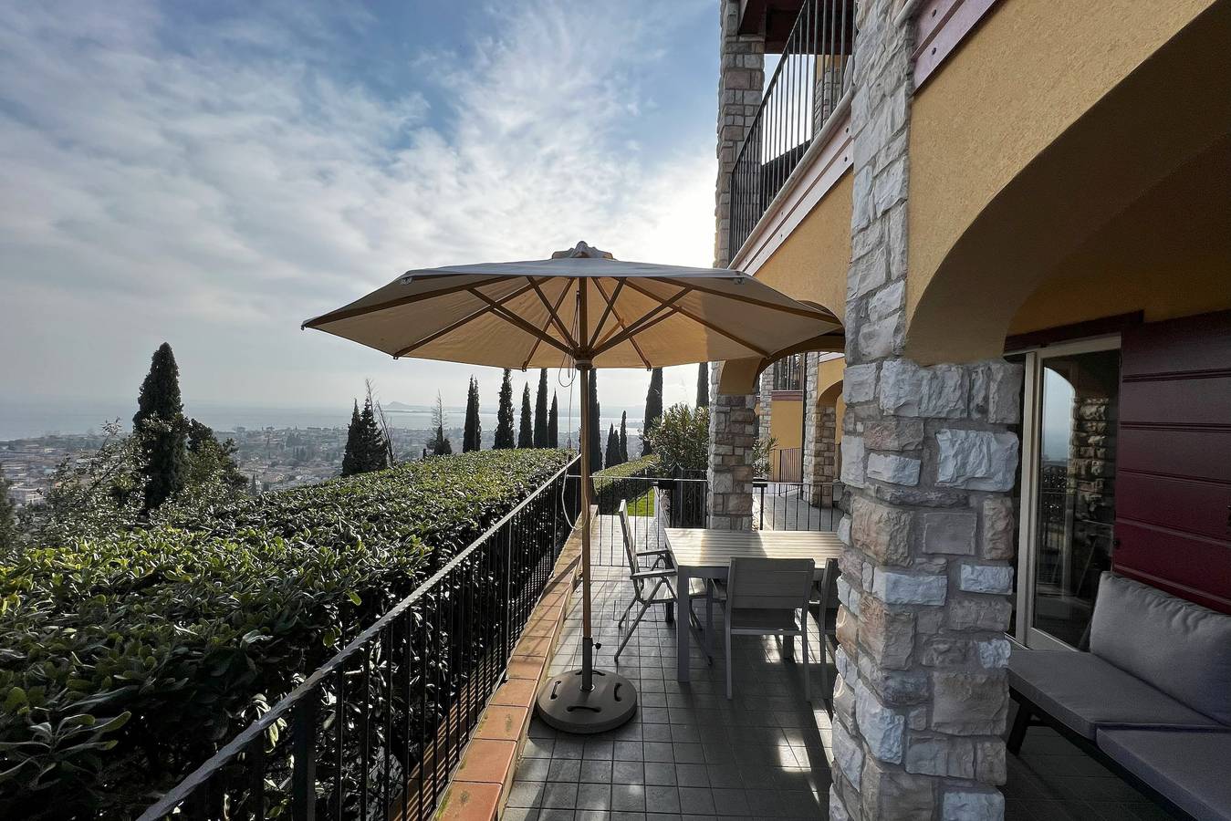 Ferienwohnung mit Seeblick und Pool in Maderno, Toscolano-Maderno