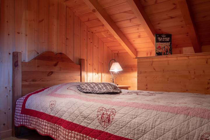 Chalet 'Indépendant 3 Personnes' avec vue sur les montagnes, terrasse privée et Wi-Fi in Alex (Annecy), Région d'Annecy