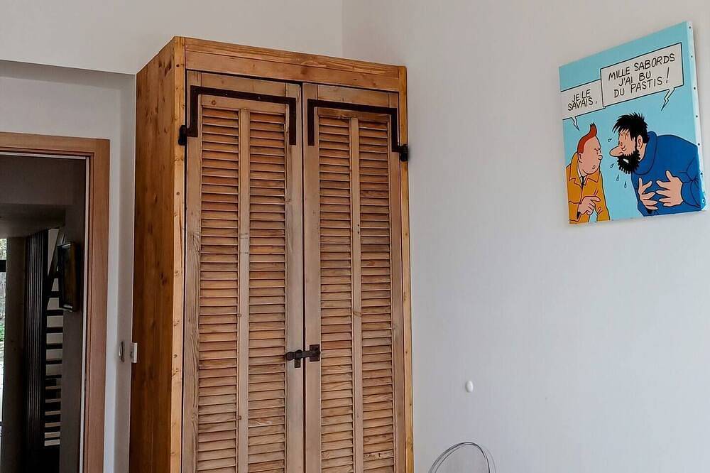 Appartement entier, Luxury apartment jacuzzi-pool-air con in Avignon, Vaucluse