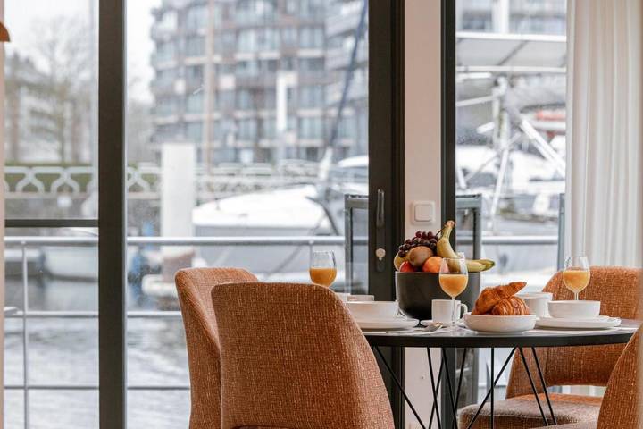 Boot für 4 Personen, mit Terrasse und Ausblick in Belgien