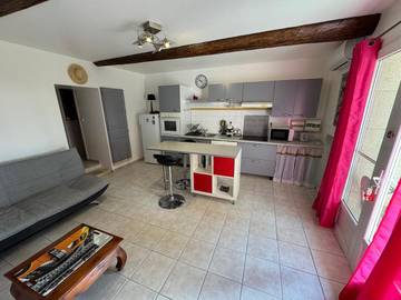 Gîte pour 4 personnes, avec balcon et vue à Saint-Côme-et-Maruéjols