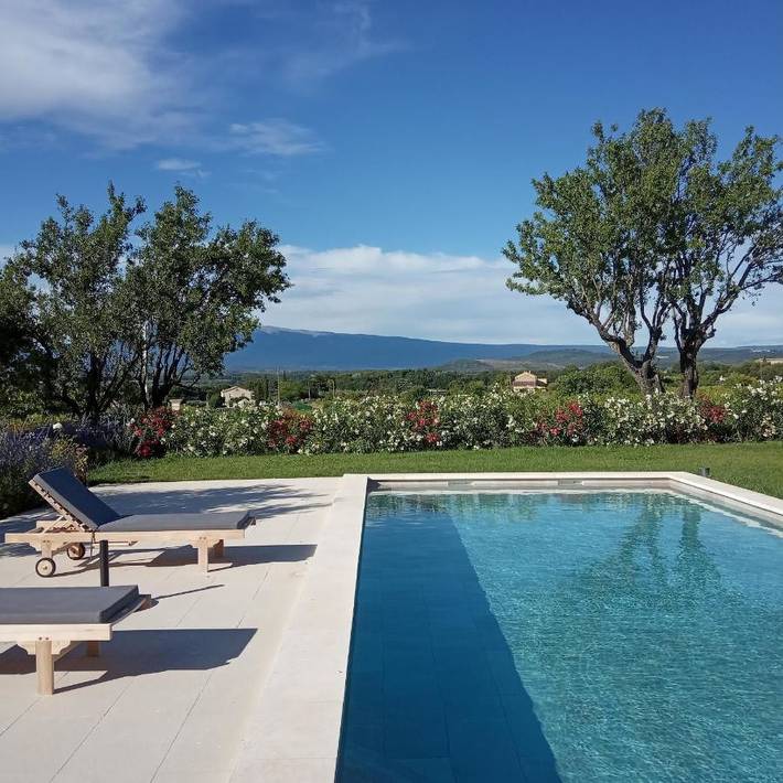 Location de vacances pour 4 personnes, avec vue ainsi que piscine et jardin à Saint-Didier - 3