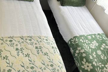 Glamping for 6 People in Northampton, Northamptonshire, Photo 1