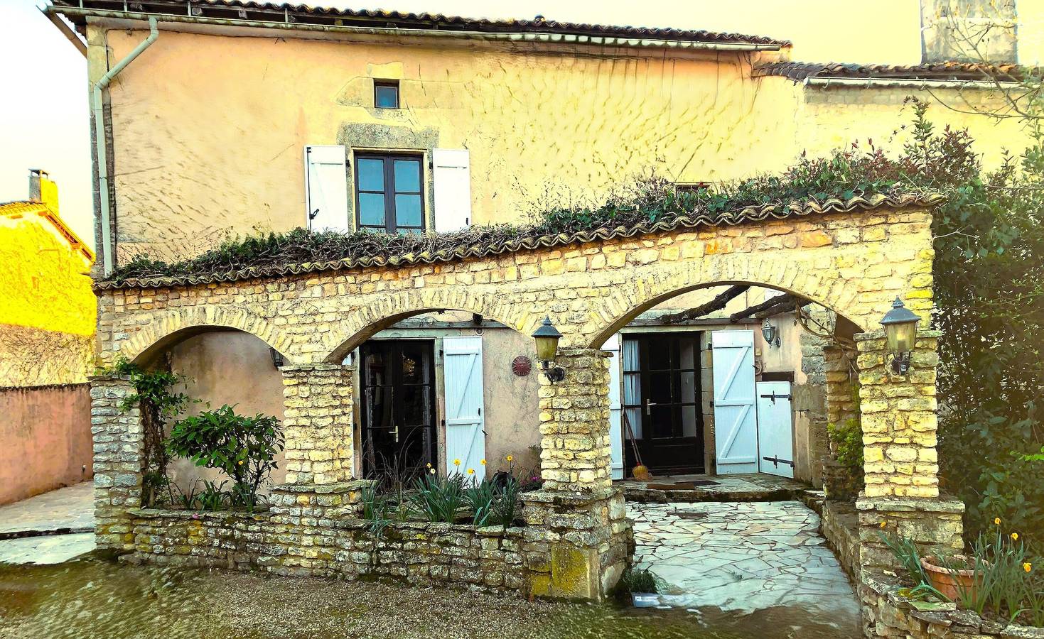 Maison de vacances « Mas Provençal 12 Personnes » avec piscine privée, terrasse et Wi-Fi in Exoudun, Région de Niort