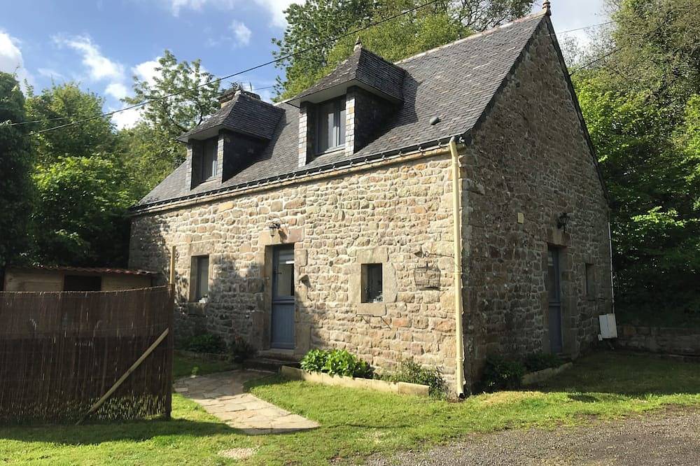 Breton cottage in the countryside, calm & comfort in Locoal-Mendon, Côte des Mégalithes