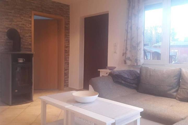 Ferienhaus für 6 Personen, mit Terrasse und Garten sowie Ausblick in Dolgen am See