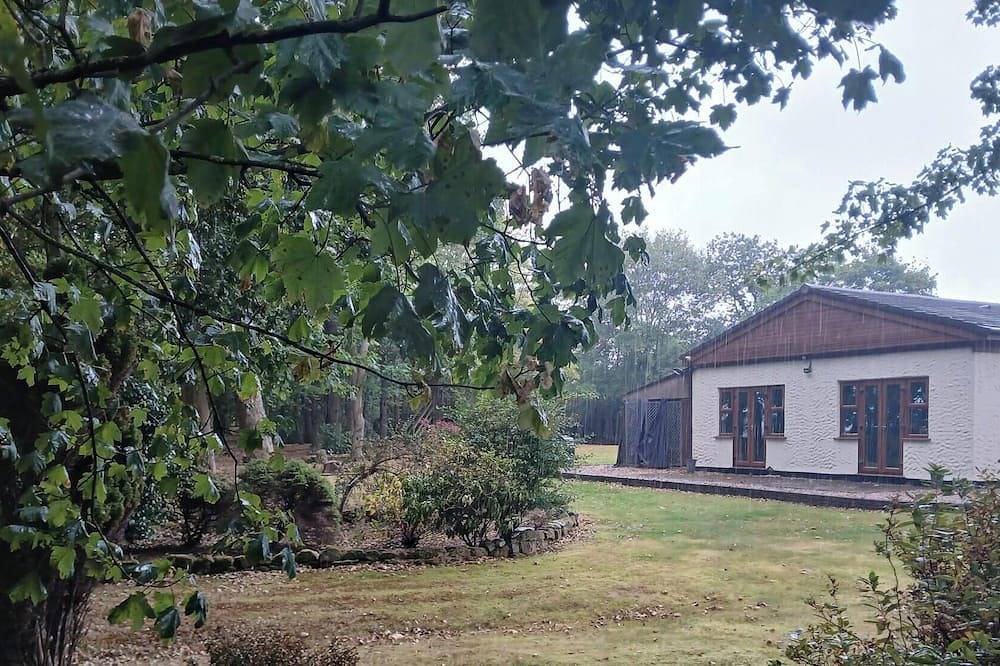 Park Cottage Bed & Breakfast near Burtonwood in St Helens, Nordwestengland