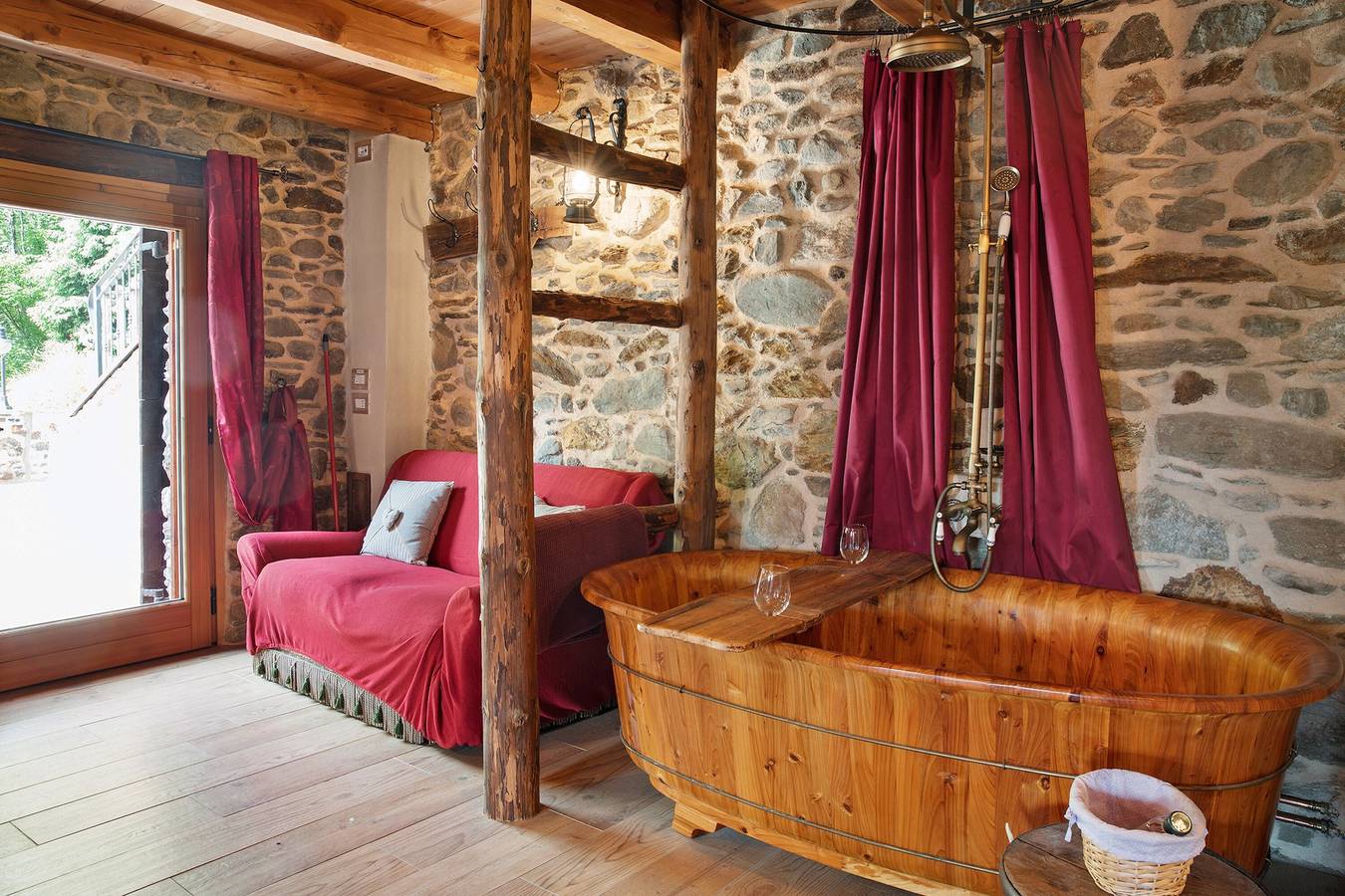 Bed and Breakfast 'Cuore Selvatico' with Mountain View, Private Terrace and Private Garden in Monno, Valtellina