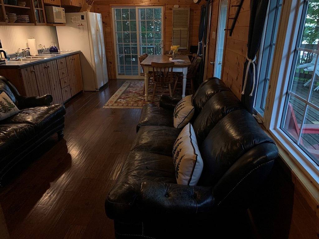 Ihr Urlaub Retreat - Lakebreeze Cottage am Cameron Lake in Kawartha Lakes