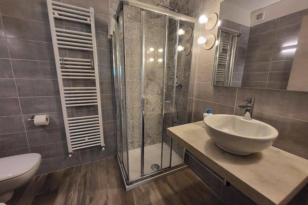 Magnolia, Luxusvilla, privater beheizter Pool, Wifi,  Kochoption! in Piazza al Serchio, Garfagnana
