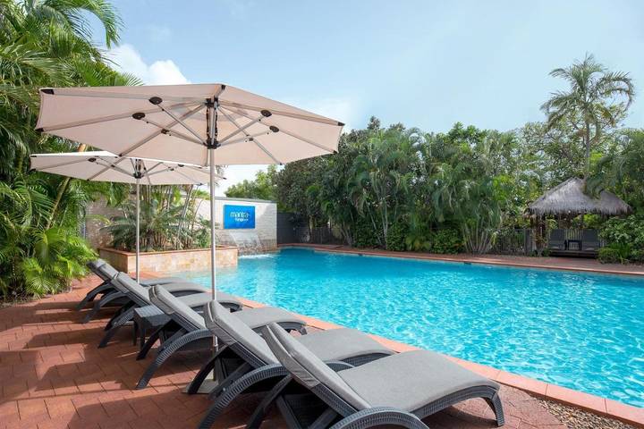 Aparthotel para 3 personas, con piscina y jardín - 1