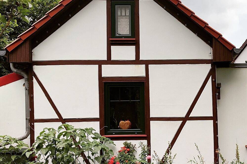 Sommerhaus Ella - kleines Fachwerkhaus mit privaten Garten & Weber Grill in Fredersdorf, Fredersdorf-Vogelsdorf