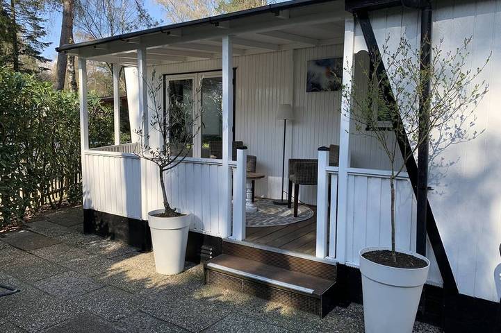 Chalet für 2 Personen, mit Garten und Whirlpool sowie Pool - 1