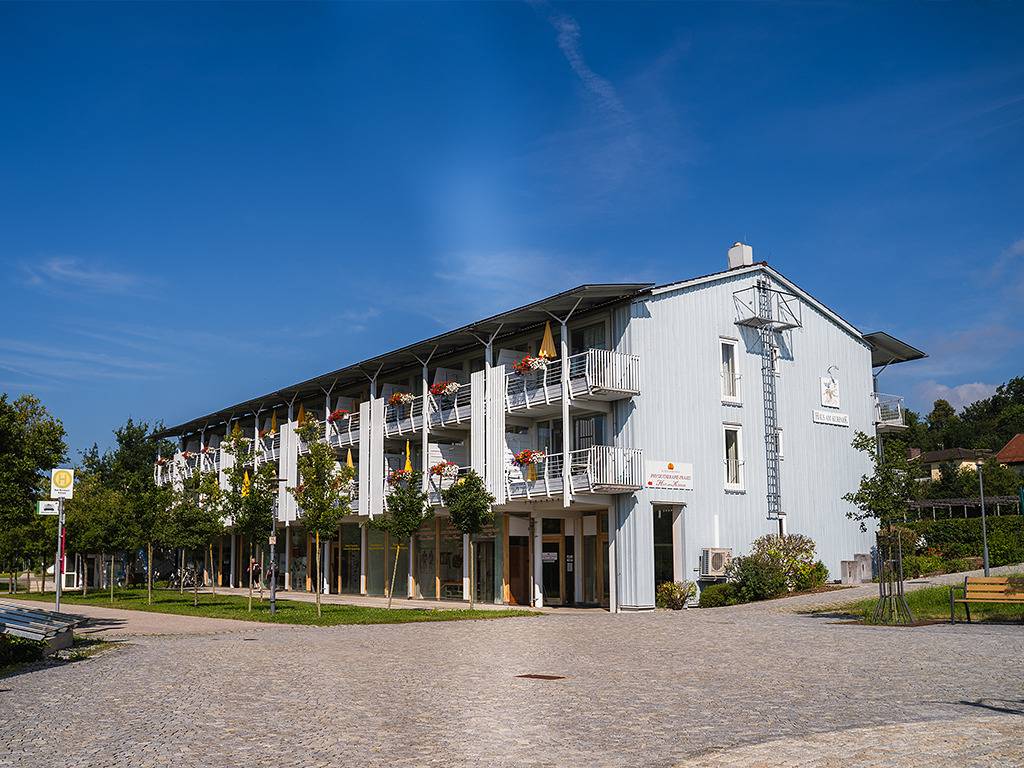 Haus am Kurpark - Appartement mit extragroßem Doppelbett und kostenlosem Wlan in Bad Birnbach, Bayerische Golf und Thermenland