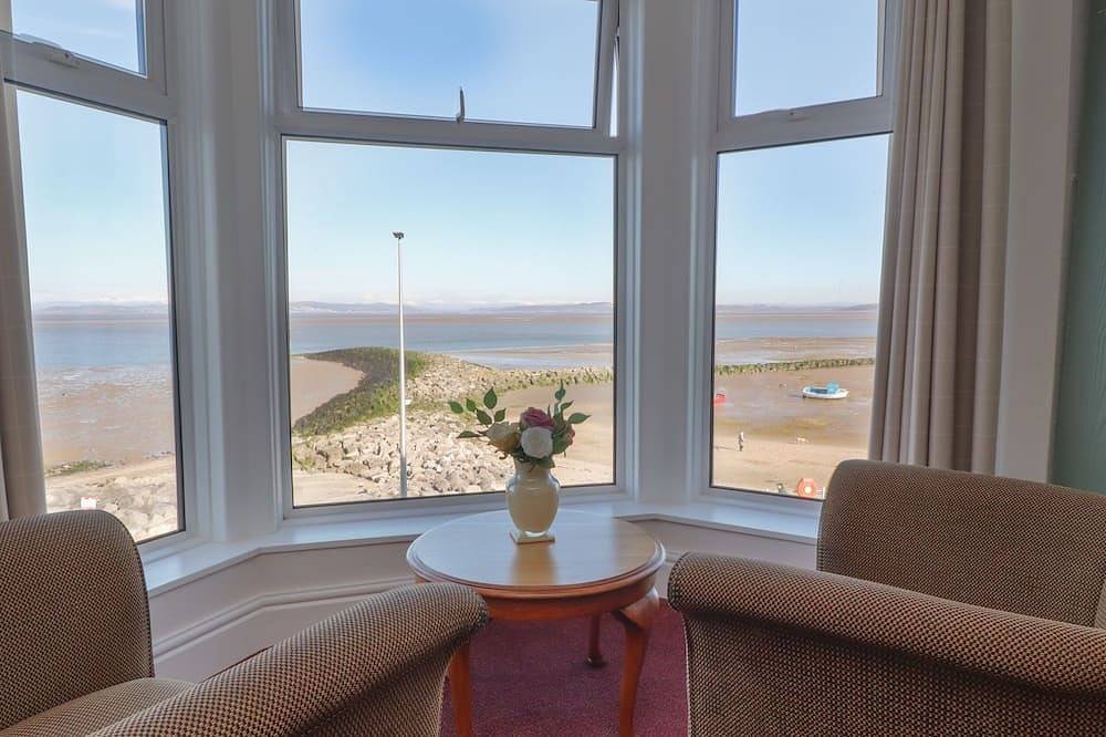 Eden Bay Retreat, pet friendly, country holiday cottage in Morecambe in Morecambe, Lancashire