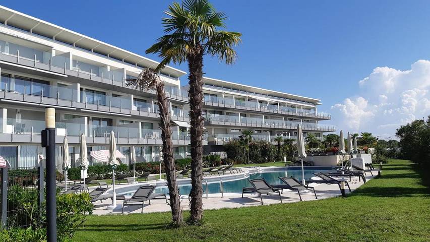 Ferienwohnung für 4 Personen, mit Terrasse und Sauna sowie Pool und Ausblick - 1