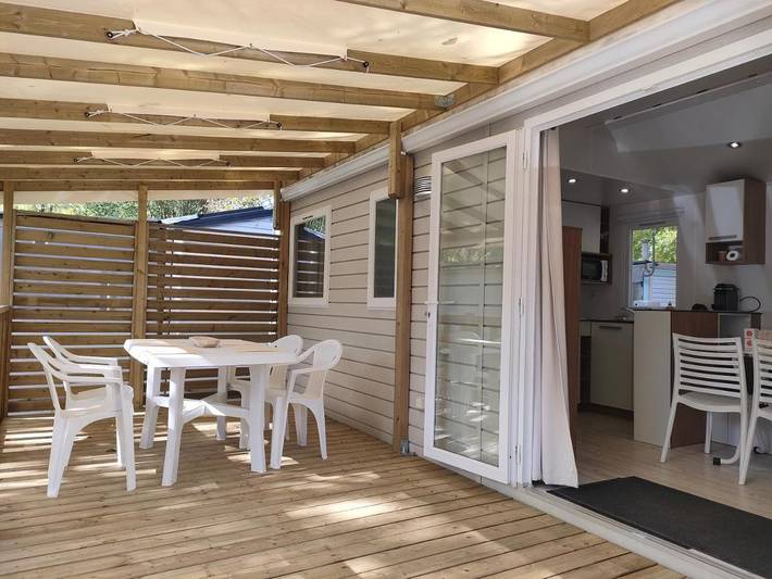 Location de vacances pour 4 personnes, avec terrasse et piscine à Génolhac - 2