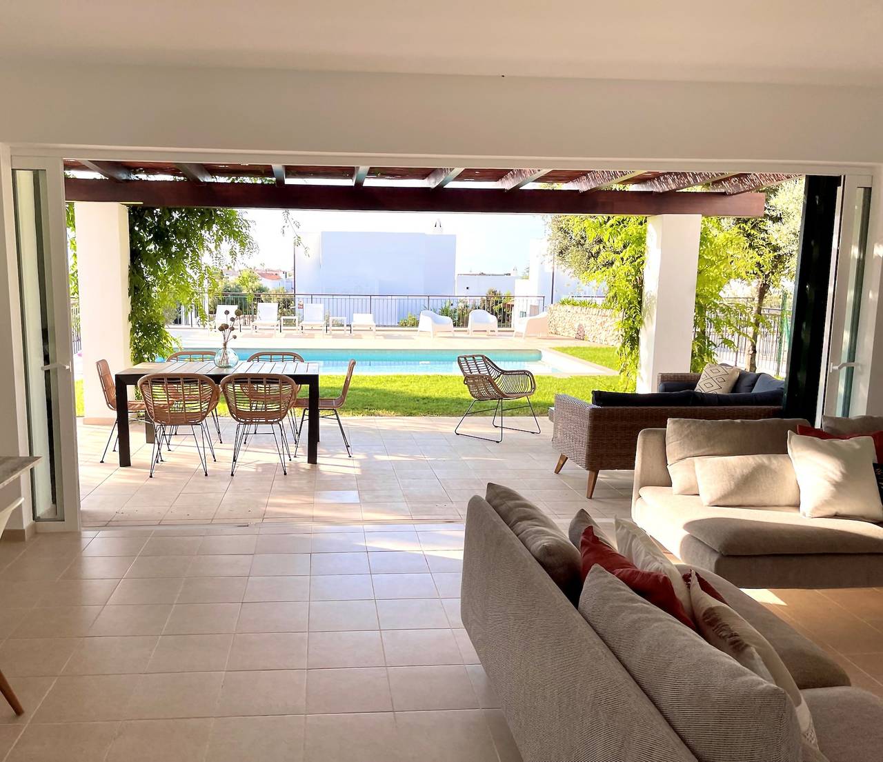 Wunderschöne Villa mit Meerblick, Top-Lage und Klimaanlage in Biniancolla, Sant Lluís