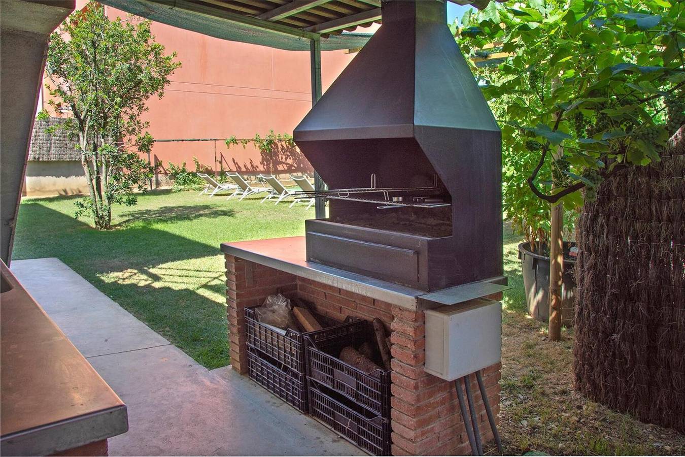 Ganze Wohnung, Ca la Rossita in Sant Jaume de Llierca – Ferienhaus mit Pool und Bergblick in Sant Jaume de Llierca, Garrotxa