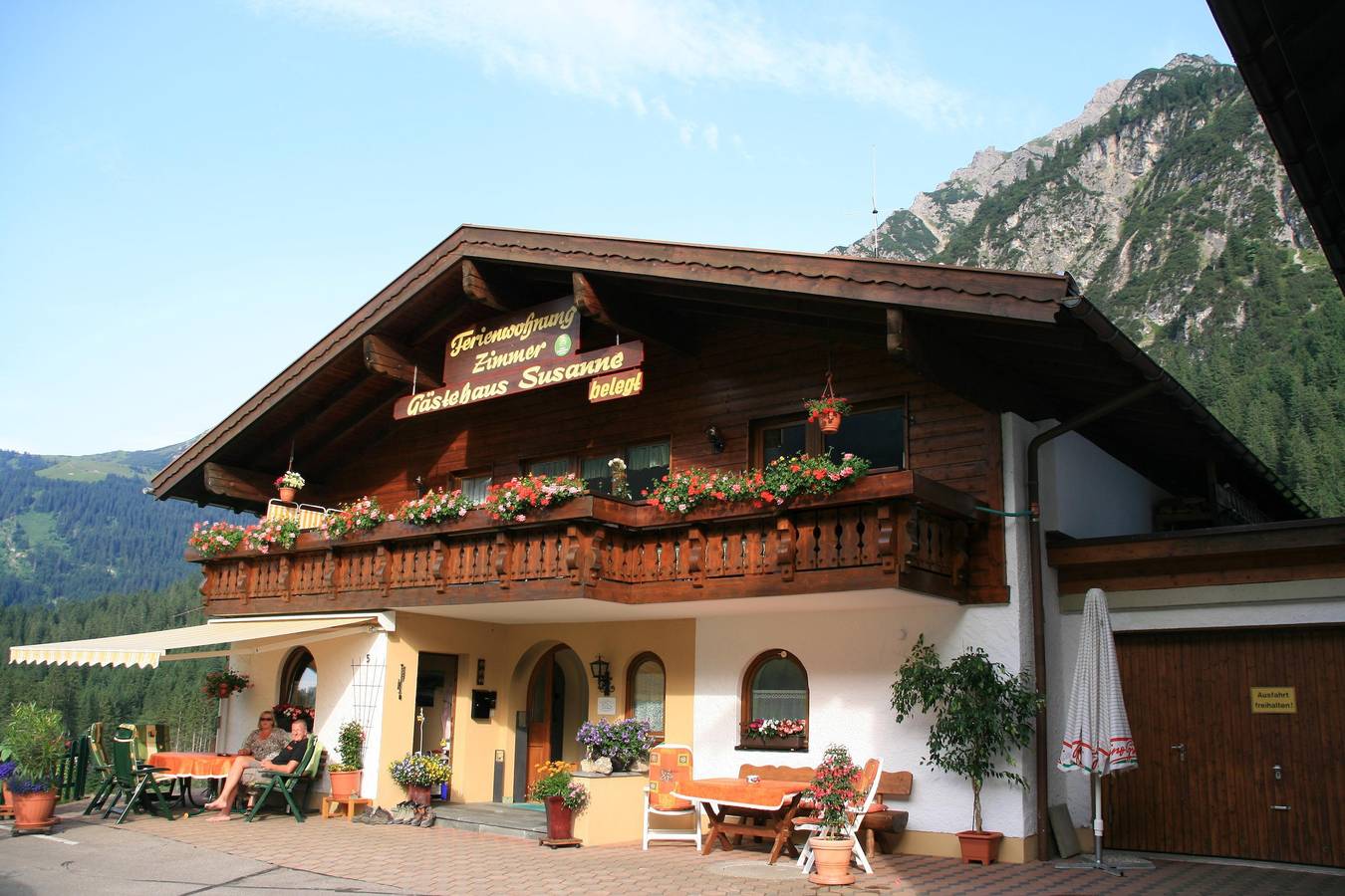 Geheel vakantieappartement, Appartement, douche, Wc, 2 slaapkamers in Mittelberg, Kleinwalsertal