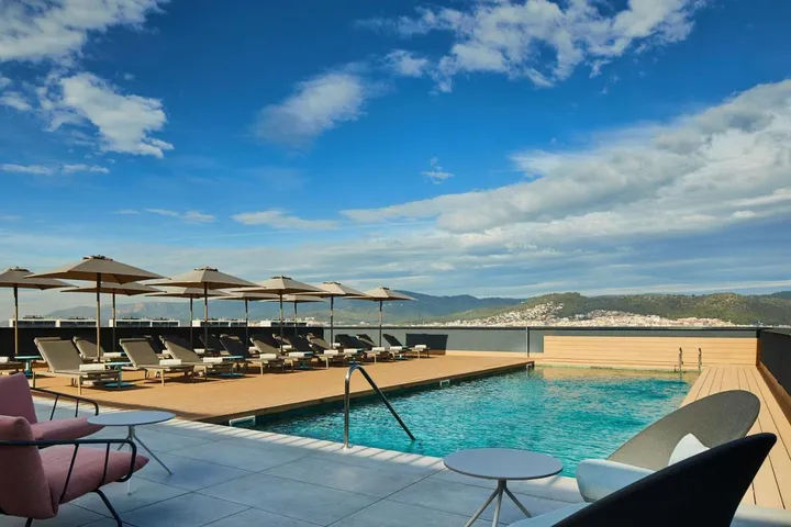 Hotel para 2 personas, con piscina y terraza, Se admiten mascotas - 1