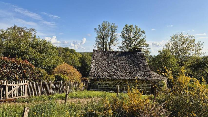Location de vacances pour 2 personnes, avec terrasse et piscine dans Argences en Aubrac - 3