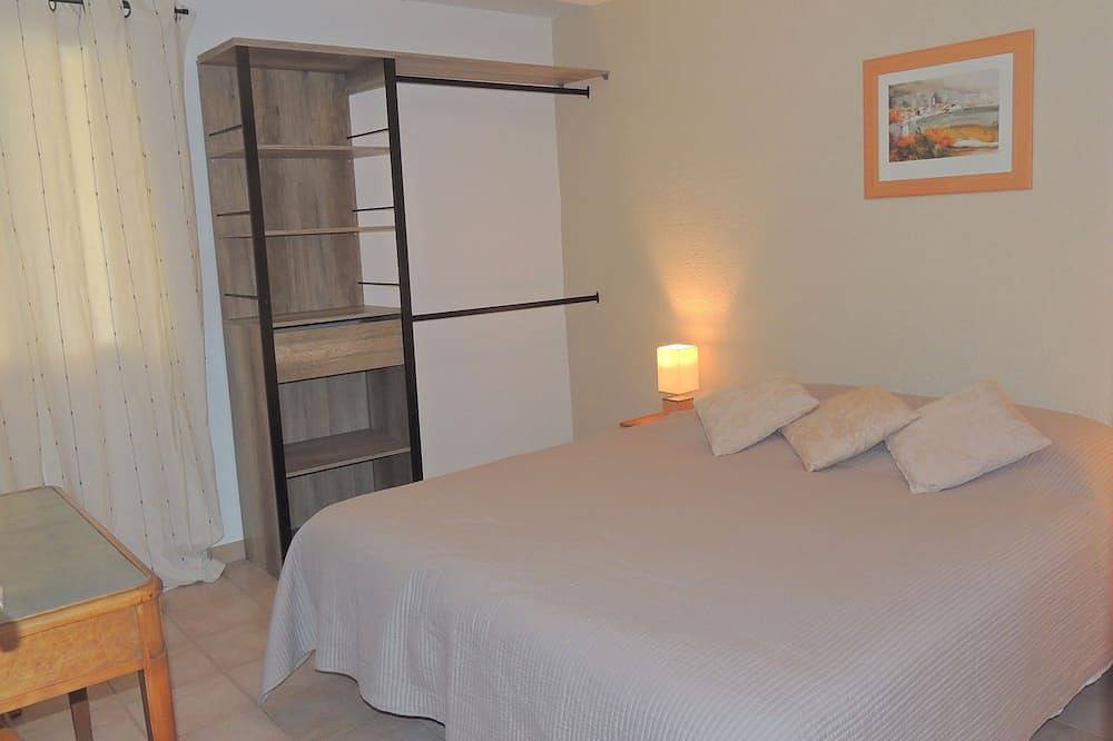 Charming little villa in the countryside. Ideal place for a well-deserved rest in Buisson, Vaucluse