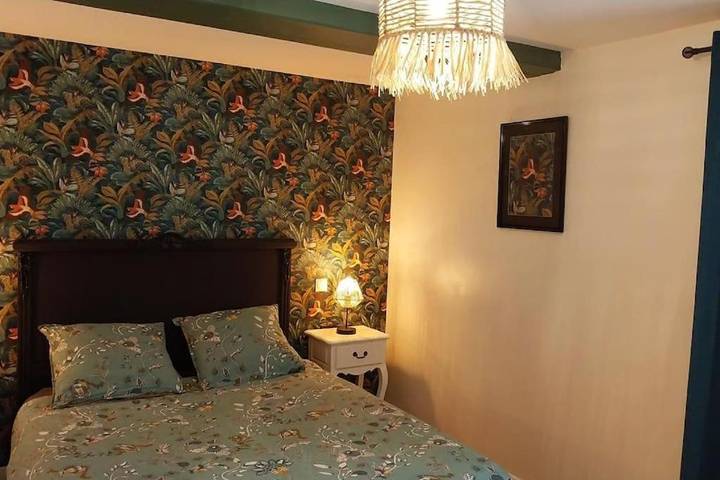 Gîte pour 3 personnes, avec vue et terrasse à Burie