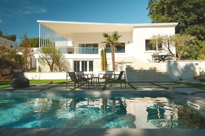 Villa voor 6 personen, with Balkon and Terras as well as Tuin and Zwembad in Royan