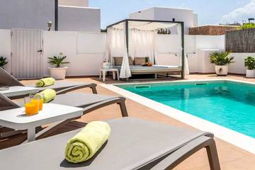 Villa in Santa Eulària des Riu, Ibiza Osten für 8 